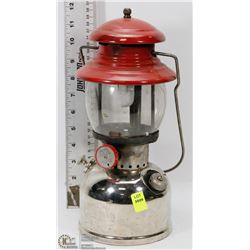 VINTAGE COLEMAN LANTERN