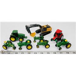 LOT OF 8 MINIATURE FARM TOYS