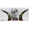 Image 1 : PAIR OF HAND CARVED HORNS PLUS WOLF CARVING.