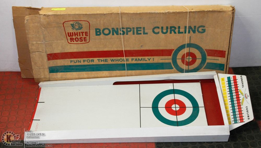 VINTAGE WHITE ROSE TABLE TOP CURLING GAME