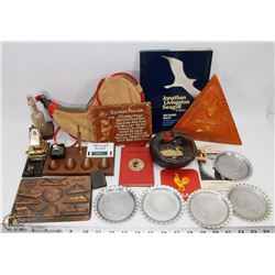 FLAT OF ESTATE COLLECTIBLES INCL ASH TRAYS, FIVE