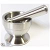 Image 1 : STAINLESS STEEL MORTAR AND PESTLE