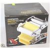 Image 1 : COOKS QUARTERS PASTA MACHINE W/ PASTA BIKE