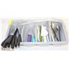 Image 1 : CUTLERY TRAY WITH ASSORTED KNIVES, TONGS AND MORE