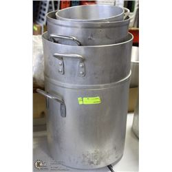 LOT OF 4 VARIOUS SIZE STOCK POTS