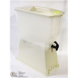 ON CHOICE: NEW TABLECRAFT COMMERCIAL JUICE