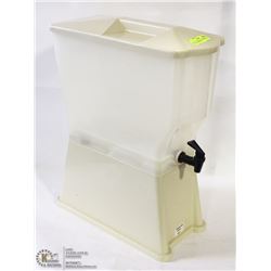 ON CHOICE: NEW TABLECRAFT COMMERCIAL JUICE