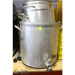 LOT OF ASSORTED STOCK POTS AND BOWLS