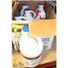 Image 1 : CASE WITH FOUR 4L JUGS OF BLEACH