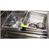 Image 1 : LOT OF 2 FULL SIZE CHAFER PANS & 2 1/2 SIZE PANS