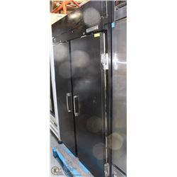 KELVINATOR DOUBLE-DOOR FREEZER W/ SHELVES