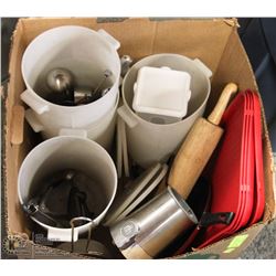 BOX OF KITCHEN ITEMS, INCLUDES ROLLING PIN, 4