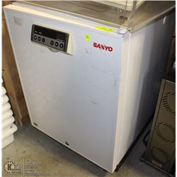 SANYO SINGLE DOOR COOLER