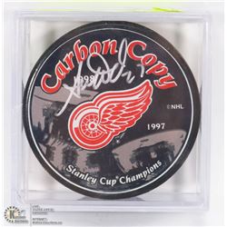 DETROIT REDWINGS ADAM WARD SIGNED PUCK WITH COA