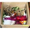 Image 1 : BOX OF SHOWHOME STAGING DECOR ITEMS -