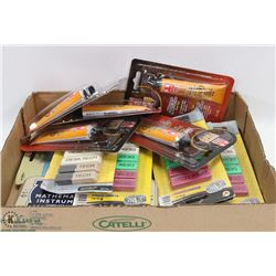 LOT OF 5 SUPER TUFF GLUE WITH 7 DESK -TECH