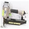 Image 1 : 16 GAUGE BRAD NAILER UP TO 2.5"