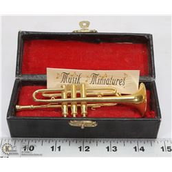 VINTAGE MINIATURE TRUMPET WITH CASE DECOR