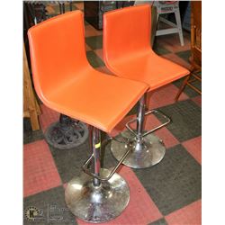 2 CHROME & LEATHERETTE BAR STOOLS