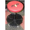 Image 1 : ROLLING ADJUSTABLE SHOP STOOL.