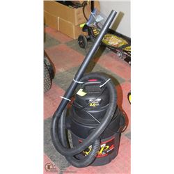 4 GALLON SHOP VAC WET AND DRY