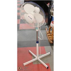 WHITE FLOOR FAN ON CHOICE