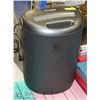 Image 1 : OFFICE PAPER SHREDDER