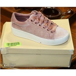 NEW MOSSIMO LADIES SNEAKERS TARA PINK SIZE 8.5