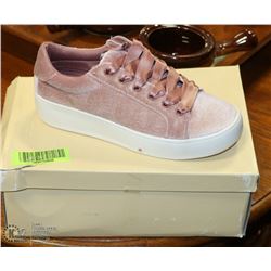 NEW MOSSIMO LADIES SNEAKERS TARA PINK SIZE 8