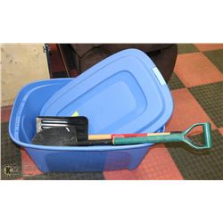 PLASTIC STORAGE BINS WITH 2 SHOVELS