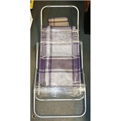 RETRACTING LAWN CHAIR.