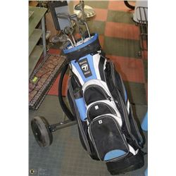MACGREGOR GOLF CLUB SET WITH TAYLORMADE BAG AND