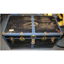 ANTIQUE SEAMANS TRUNK 20"X36"X21".