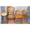 Image 1 : ESTATE LOT OF 4 ASSORTED CHAIRS