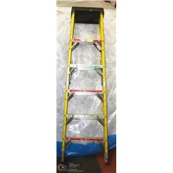 6 FOOT FEATHERLITE STEP LADDER