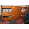 Image 1 : ESTATE MAPLE QUEEN SIZE BEDFRAME