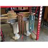 Image 1 : 2 YARD PLANTER & 2 WIND CHIMES