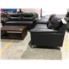 Image 4 : 2 PCE CONTEMPORARY BLACK LEATHER SOFA & LOVE SEAT SET