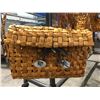 Image 2 : RED CEDAR BARK WITH ABALONE PURSE BY WAYNE BELL (10" X 16")