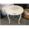 Image 1 : SHABBY CHIC STYLE WHITE SIDE TABLE WITH CAFES LEGUNES IMPRINT