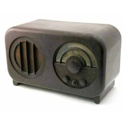 An Ekco AC 85 brown bakelite radio, manufactured in the early 1930's 20 ins...