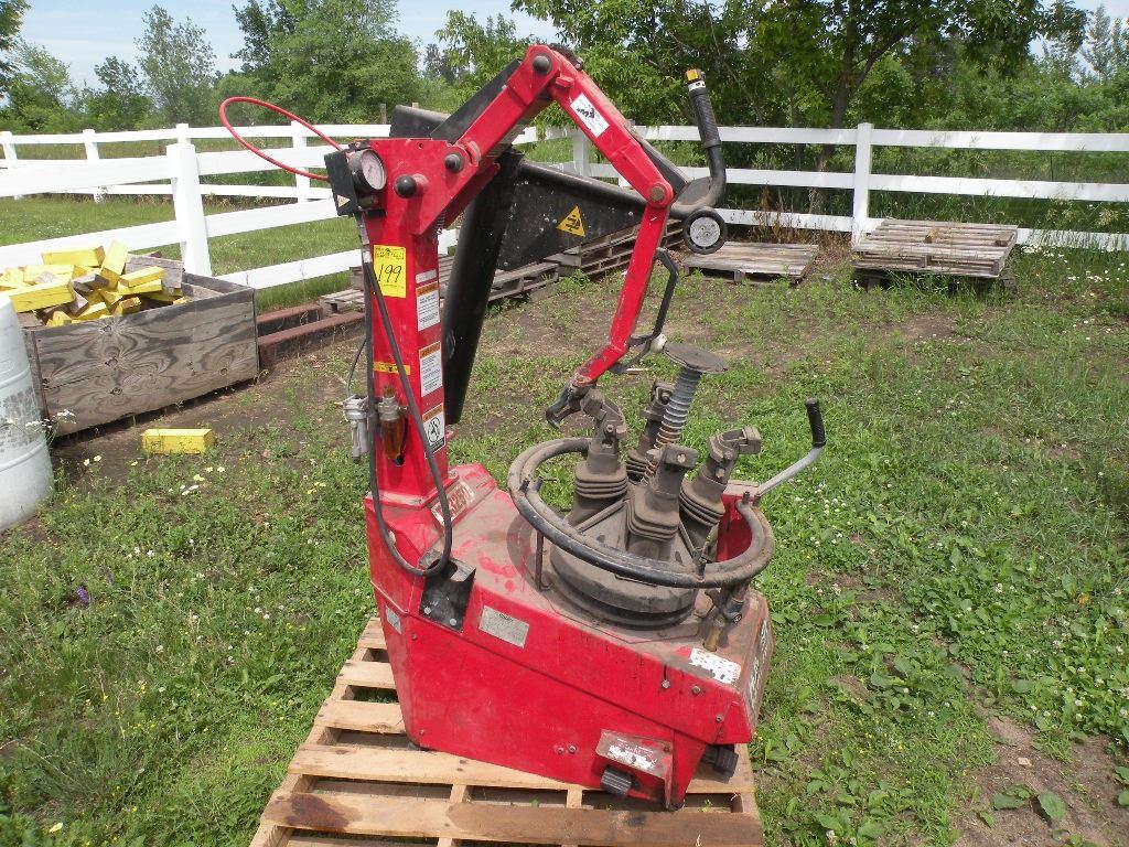 Hunter tire changer Model TC3250