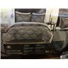 Image 2 : 8 piece bed in a bag