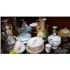 Image 2 : SHELF LOT VINTAGE COLLECTIBLES