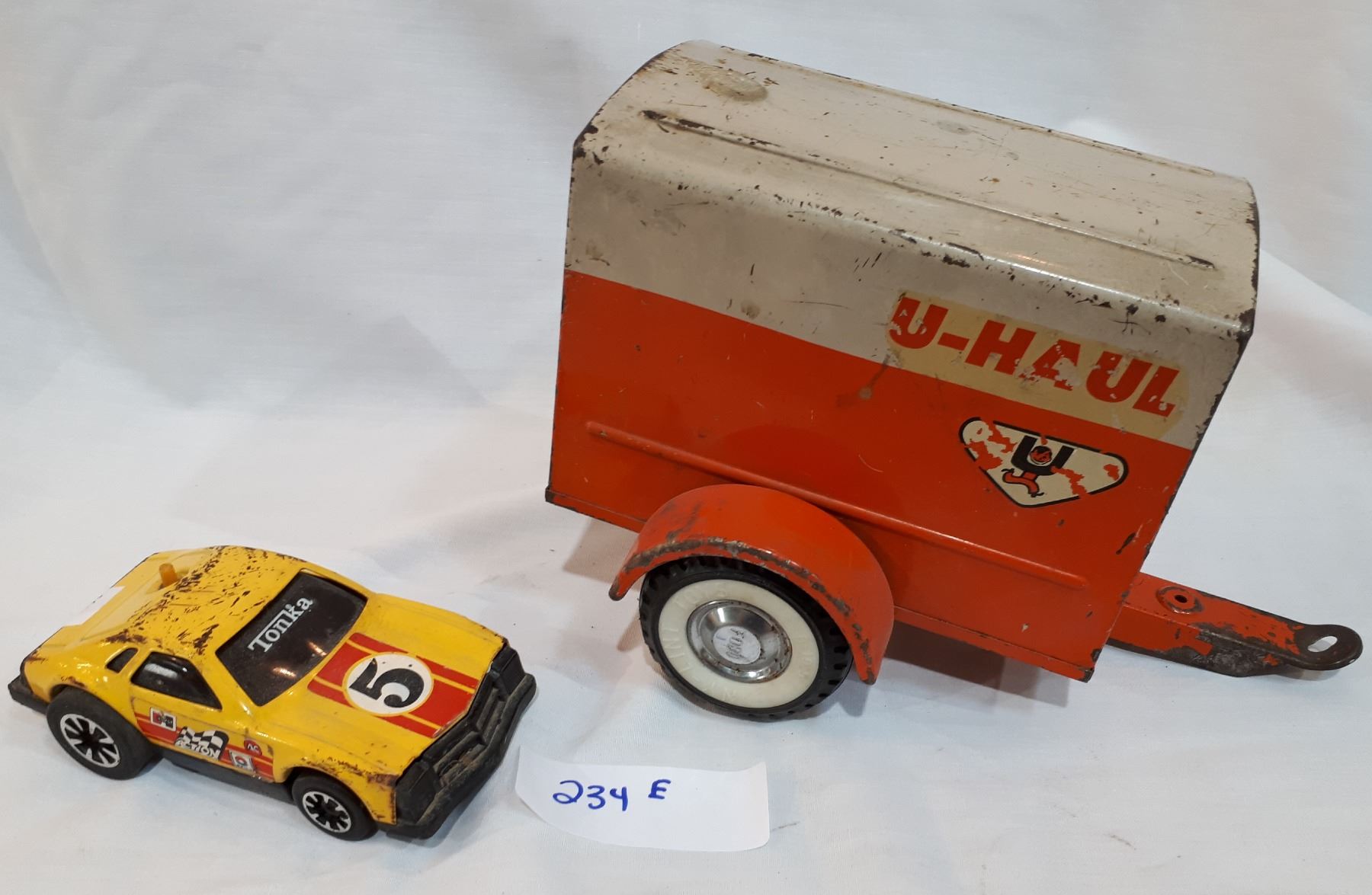 VINTAGE UHAUL TRAILER W/TOY CAR