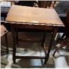 Image 1 : QUARTER SAWN OAK OCCASIONAL TABLE W/BARLEY TWIST LEGS