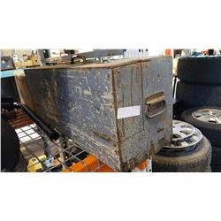 WOOD TOOL BOX