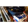 Image 2 : TOTE OF TOOLS AND AUTO PARTS
