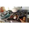 Image 2 : TWO TRAYS OF KITCHEN FAUCET AND UTENSILS