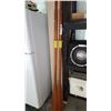 Image 1 : PAIR OF OARS